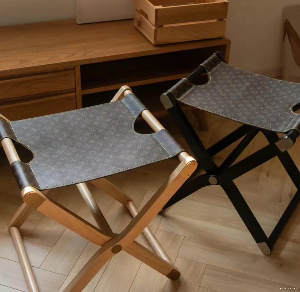 LV STOOL CUSTOM LEATHER PIPPA 0824